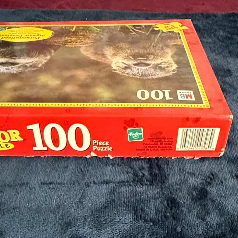 Otter Jigsaw Puzzle - Red - Picture 3 of 3